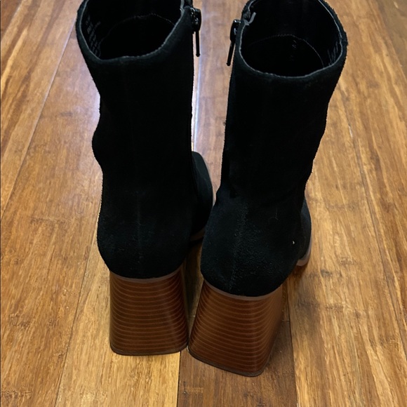 Crown Vintage Black Block Heeled Boots - Picture 3 of 9